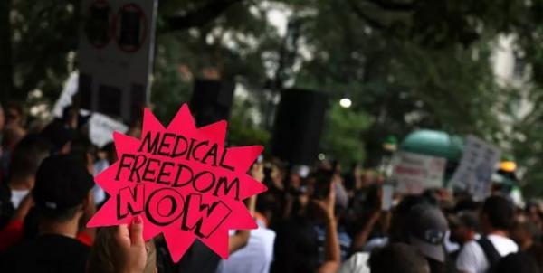 تظاهرات مخالفان واکسن کرونا در نیویورک