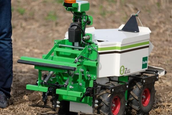 تحول در کشاورزی با استفاده از هوش مصنوعی و رباتیک